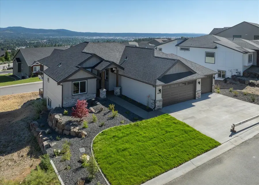8930 E Ridgeline Ln, Spokane, WA 99217 - Image #2