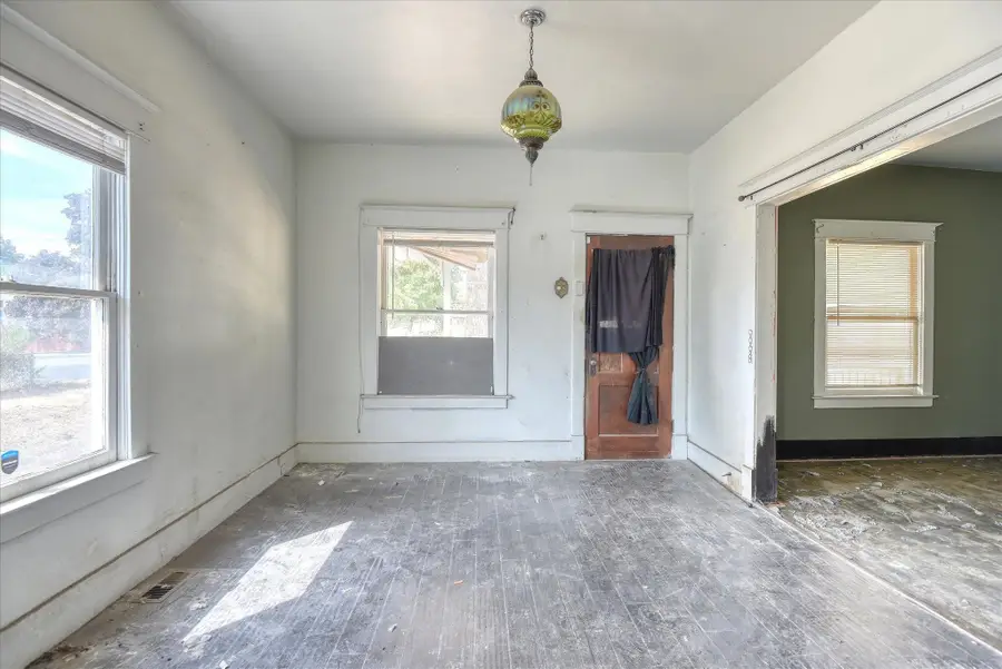 2204 E Cataldo Ave, Spokane, WA 99202 - Image #3