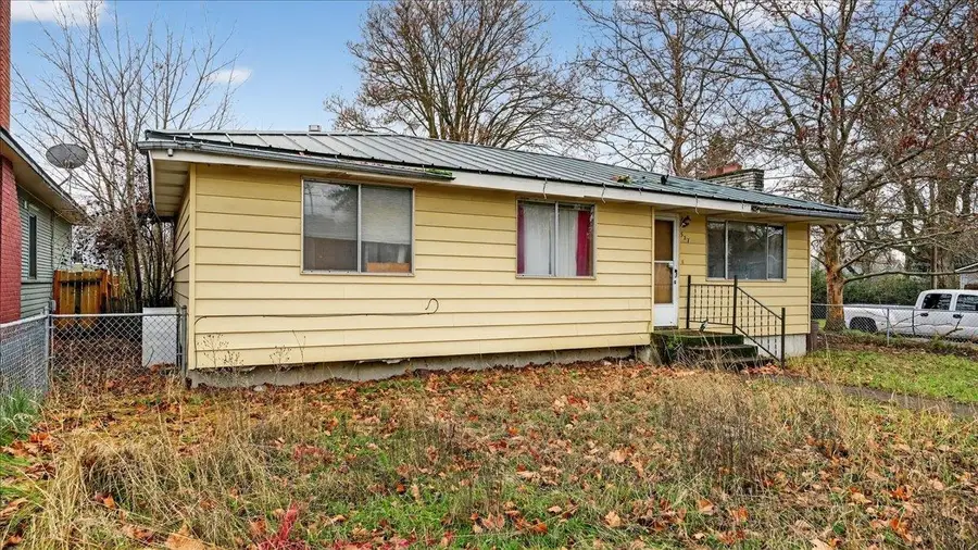 527 W Dalton Ave, Spokane, WA 99205 - Image #3