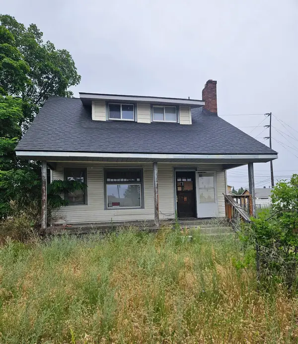 1221 E Indiana Ave, Spokane, WA 99207