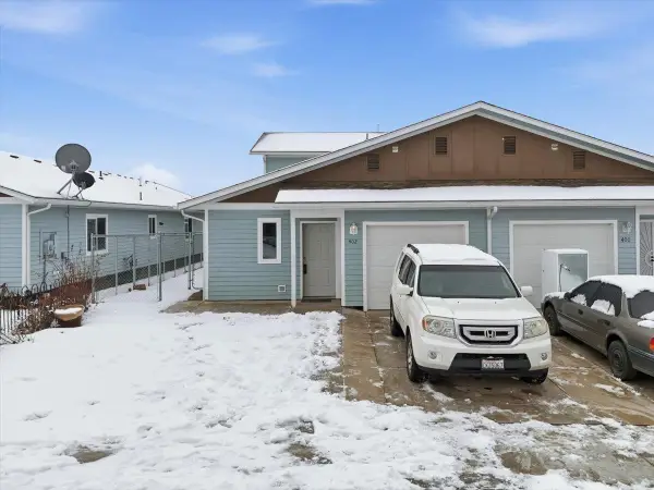 402 E I St, Deer Meadows, WA 99006