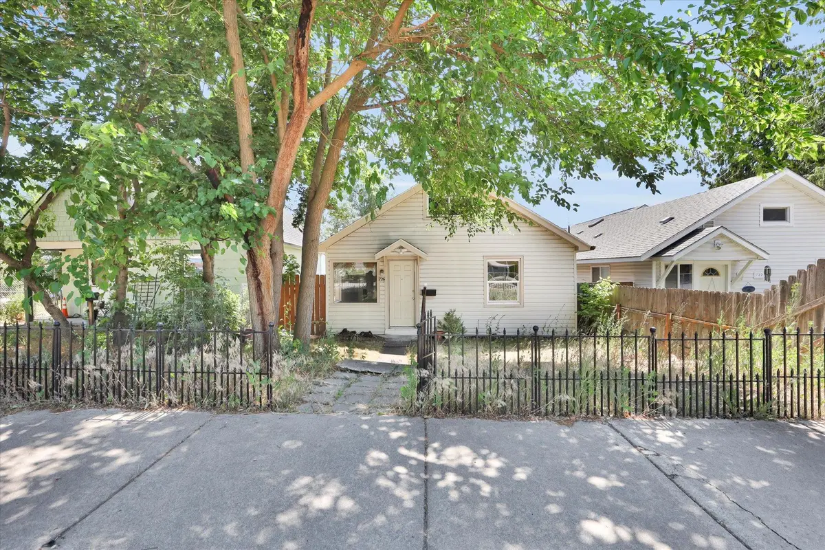 726 E Rockwell Ave, Spokane, WA 99207 - #1