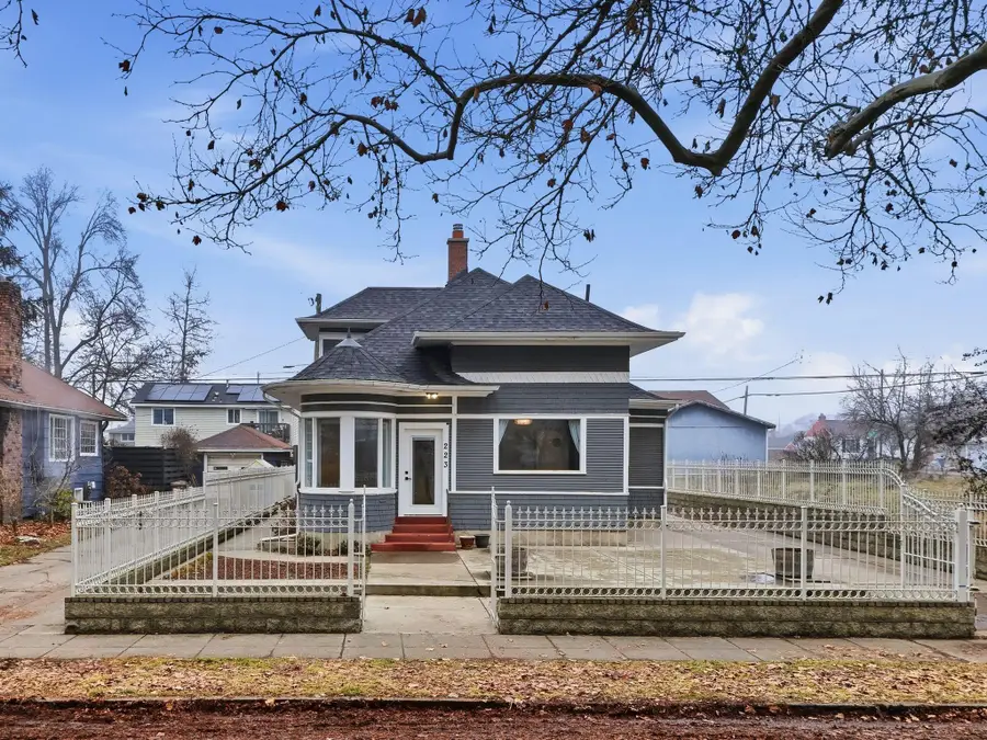 223 E Lacrosse Ave, Spokane, WA 99207 - Image #2