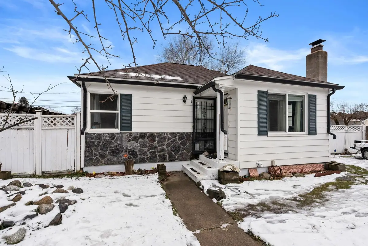 302 E Hawthorne Rd, Spokane, WA 99218 - Image #1