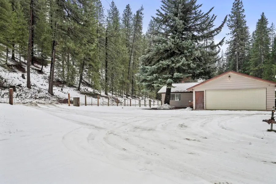 13122 Deer Valley Rd, Newport, WA 99156 - Image #3