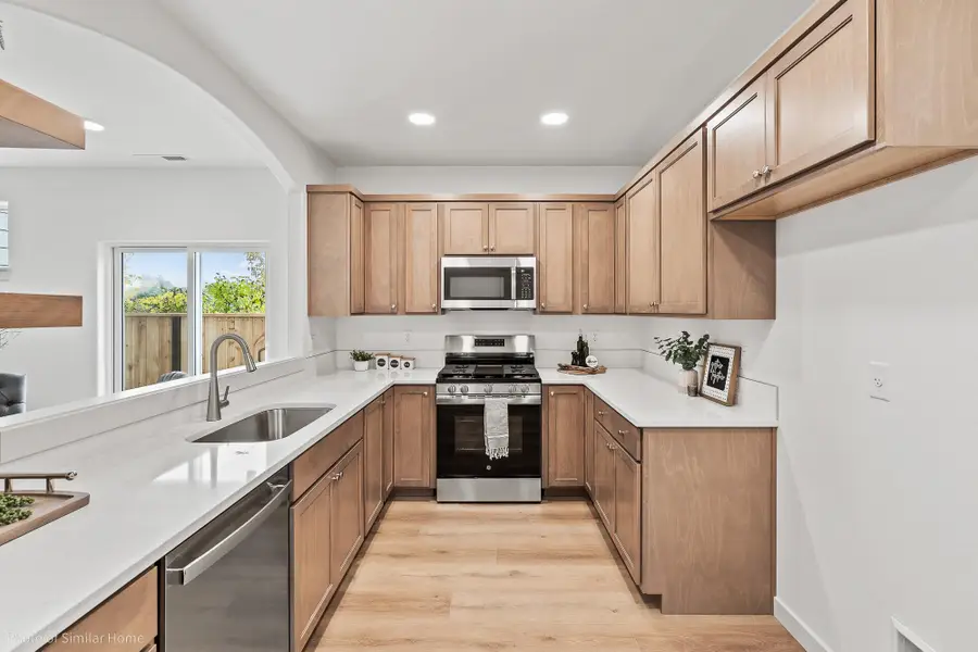 312 N Viewmont Ct, Greenacres, WA 99016 - Image #2