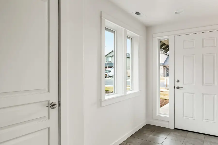 314 N Viewmont Ct, Greenacres, WA 99016 - Image #2