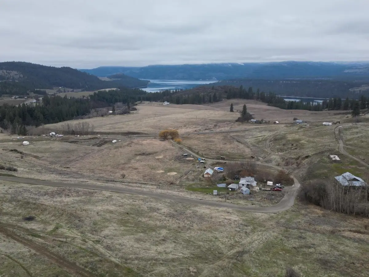 4552 Paradise Way, Hunters, WA 99137-0000 - Image #1