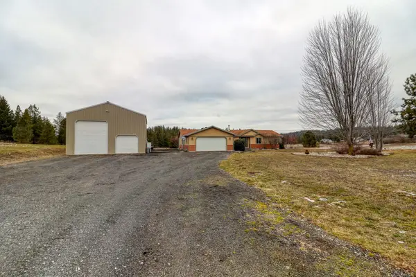 27601 N Scotts Ridge Ln, Chattaroy, WA 99003