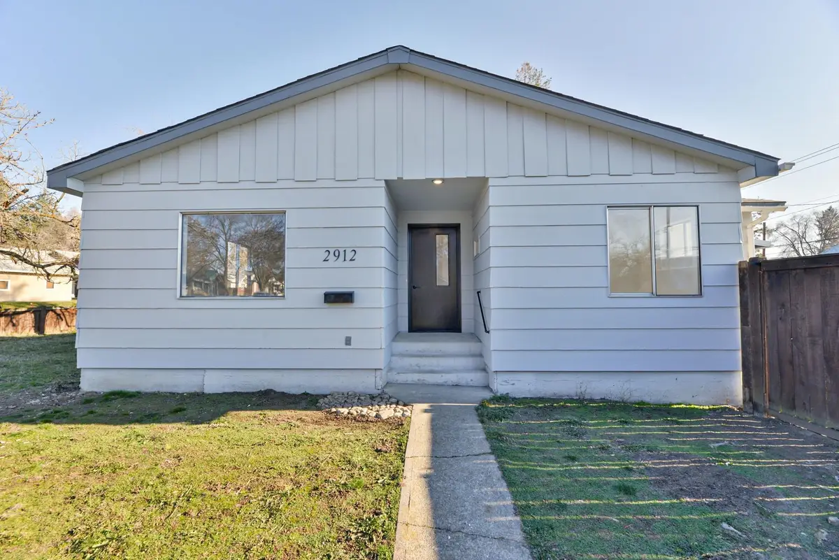 2912 N Hemlock St, Spokane, WA 99205 - Image #1