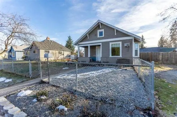 1030 E Sanson Ave, Spokane, WA 99207