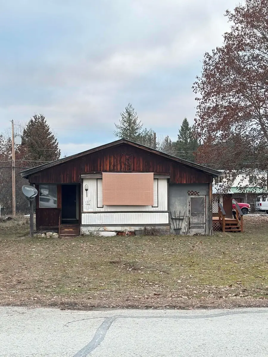 107 E 4th Ave, Metaline Falls, WA 99153 - Image #2