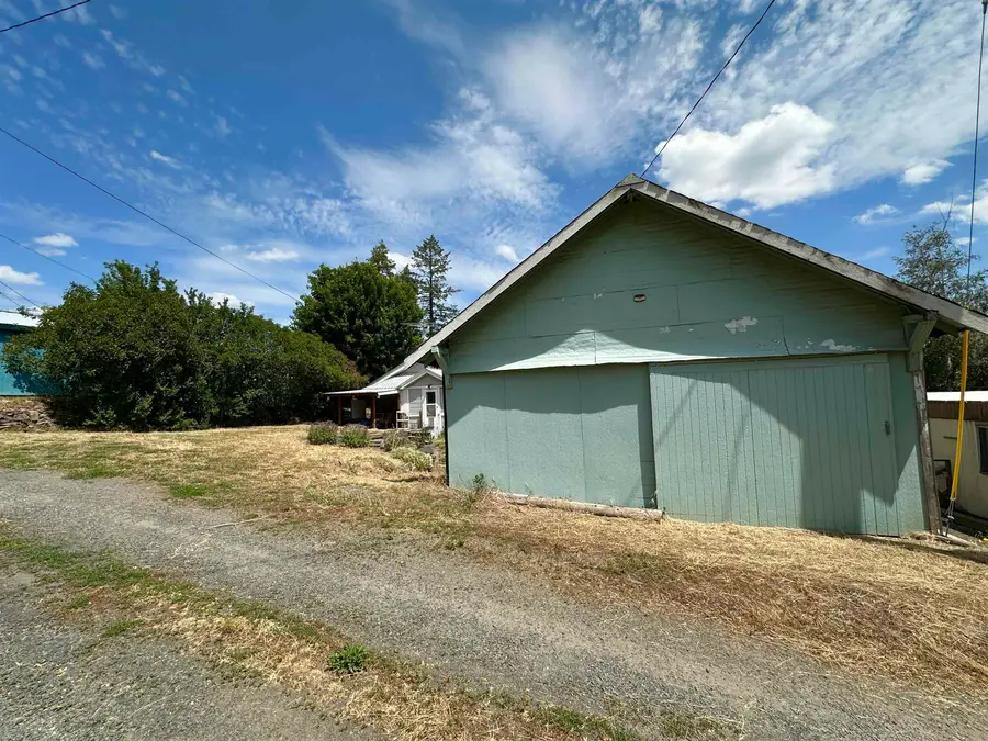 521 N Ramsey St, Tekoa, WA 99033 - #2