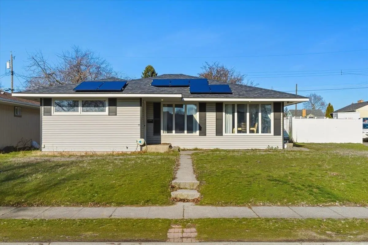1527 E Bridgeport Ave, Spokane, WA 99207 - Image #1