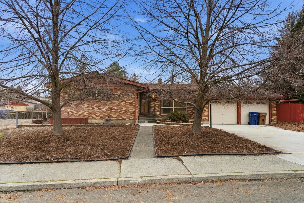 1918 W Kiernan Ave, Spokane, WA 99205 - Image #1