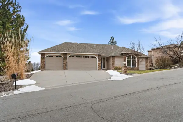 5901 N Vista Grande Dr, Otis Orchards, WA 99027