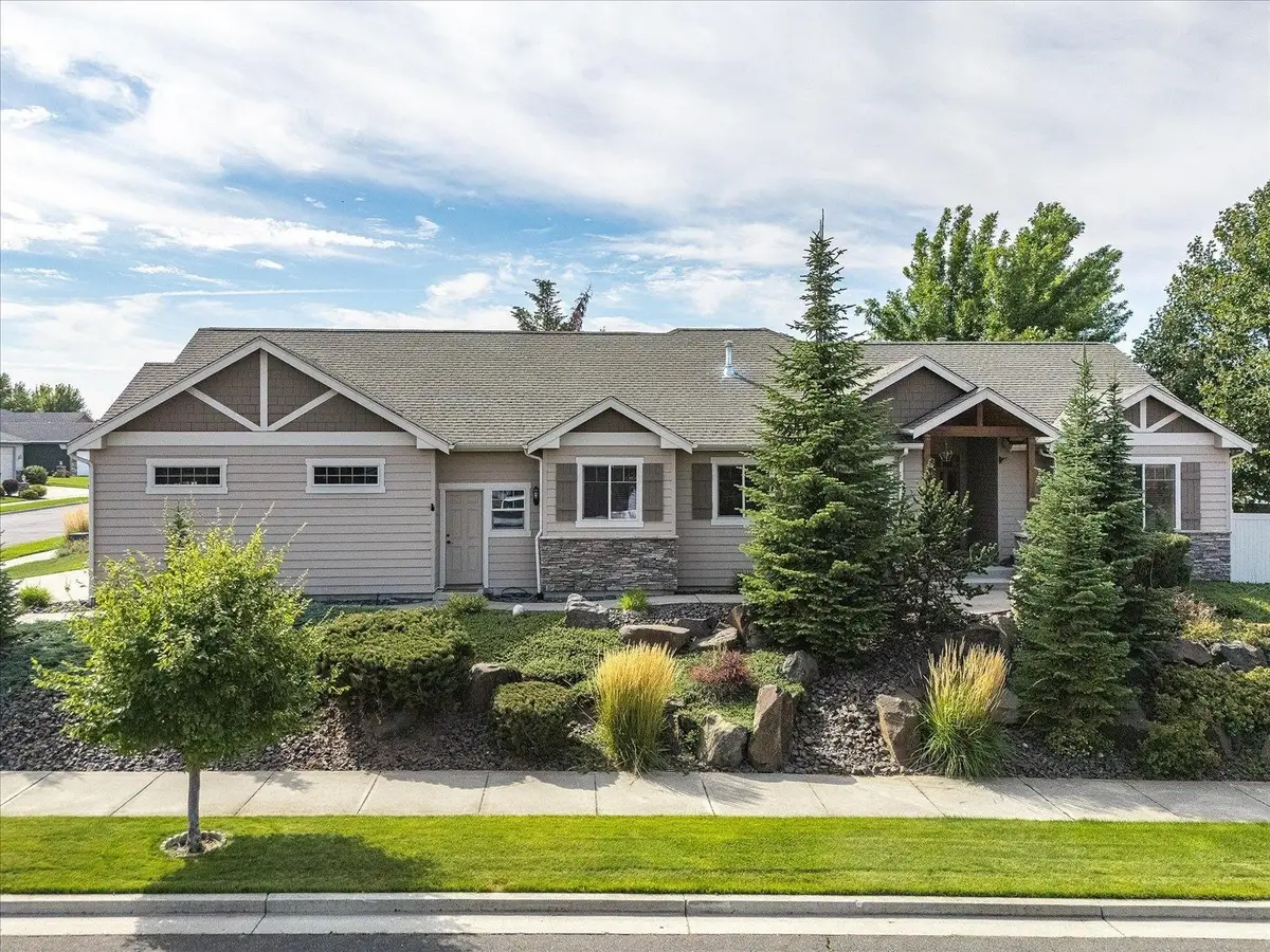 2609 W Hawthorne Rd, Spokane, WA 99208 - Image #1