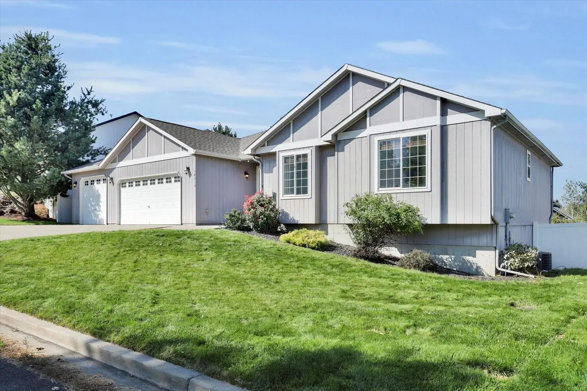 18215 E Crescent Dr, Greenacres, WA 99016 - Image #1