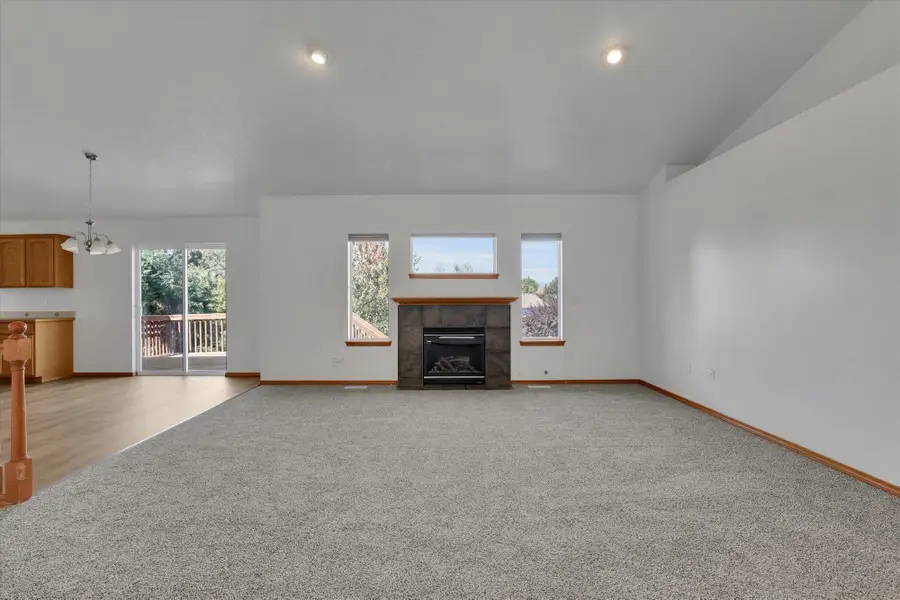 18215 E Crescent Dr, Greenacres, WA 99016 - Image #2