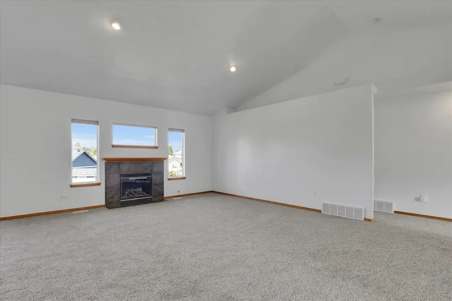 18215 E Crescent Dr, Greenacres, WA 99016 - Image #3