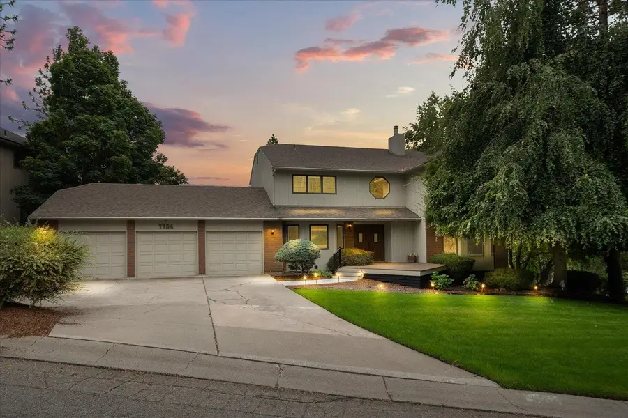 7706 E Woodview Dr, Spokane, WA 99212 - Image #2