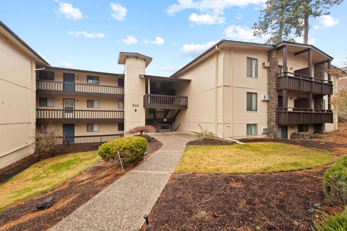 844 W Cliff Dr #201, Spokane, WA 99201 - Image #1