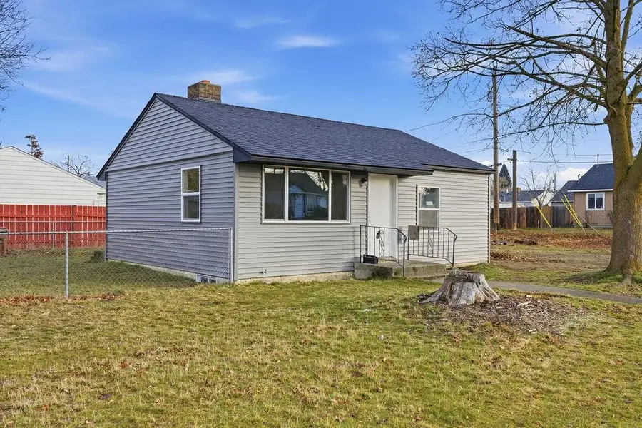 2426 W Rowan Ave, Spokane, WA 99205 - Image #2