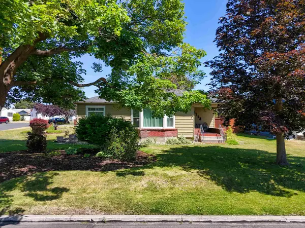 2118 N Hemlock St, Spokane, WA 99205