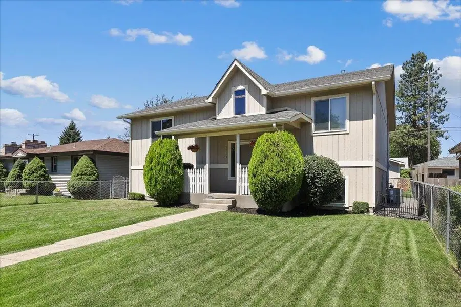 1113 E Rowan Ave, Spokane, WA 99207 - Image #2