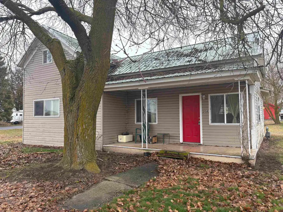 208 N 3rd St, Harrington, WA 99134 - #2