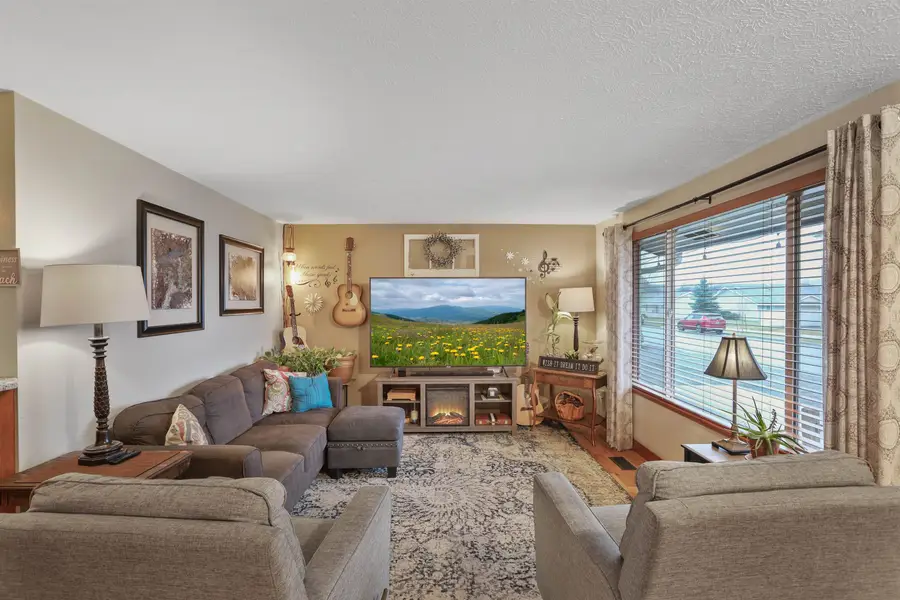 15921 E Valleyway Ave, Spokane Valley, WA 99037 - Image #2