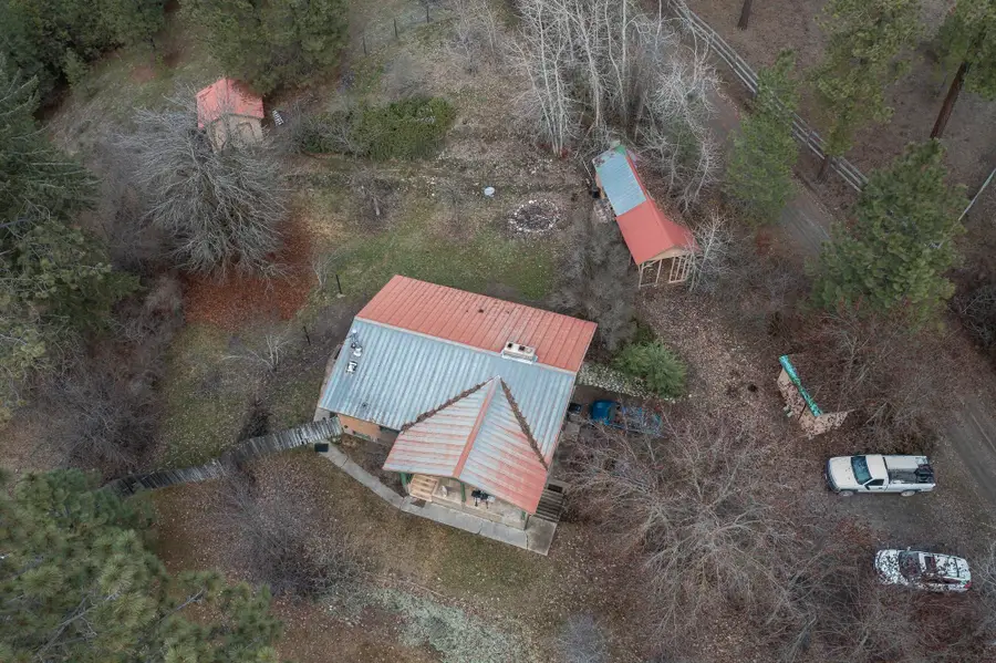 2383 Burnt Valley Rd, Chewelah, WA 99109 - #3