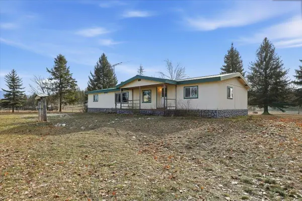 11512 E Bridges Rd, Elk, WA 99009