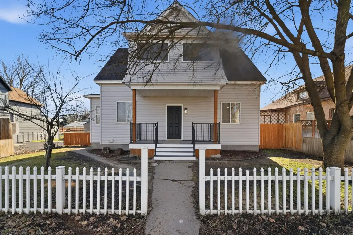 2125 W Sharp Ave, Spokane, WA 99201 - #1
