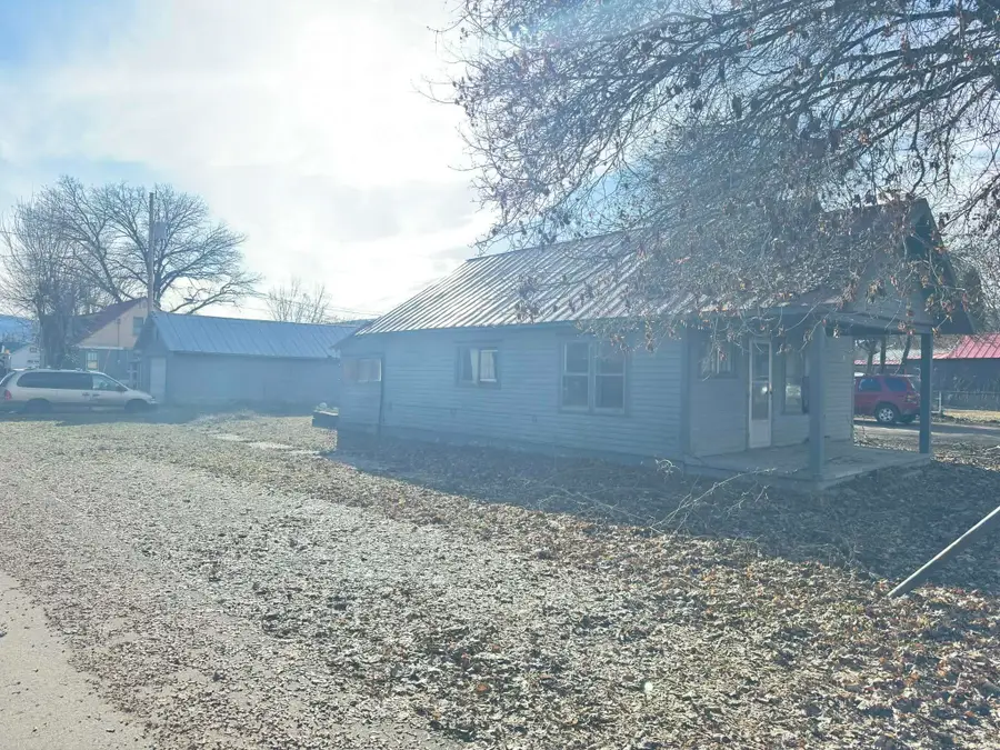 101 Main St, Ione, WA 99139 - #2