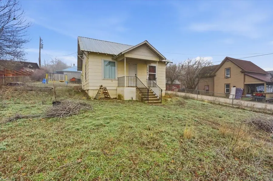 3063 4th Ave, Valley, WA 99181 - #2