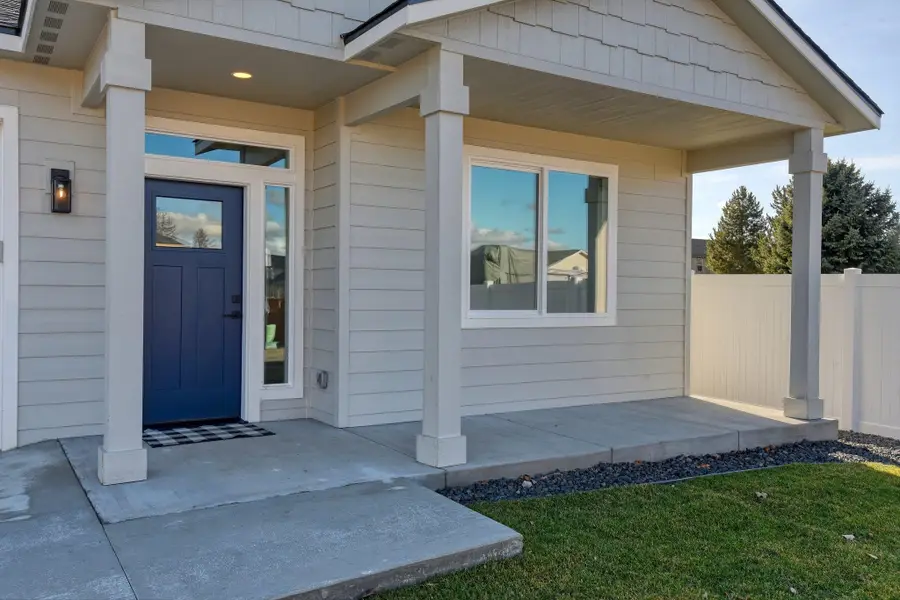 17802 E 3rd Ln, Spokane Valley, WA 99016 - #3
