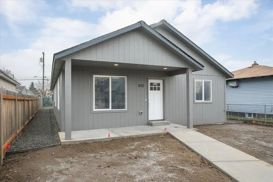820 E Crown Ave, Spokane, WA 99207 - #2