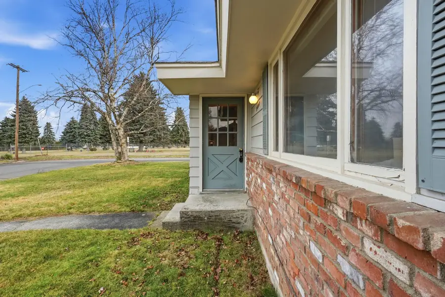 11822 E 15th Ave, Spokane Valley, WA 99206 - #3