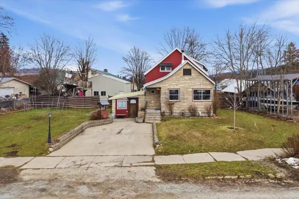 220 S Warren Ave, Newport, WA 99156