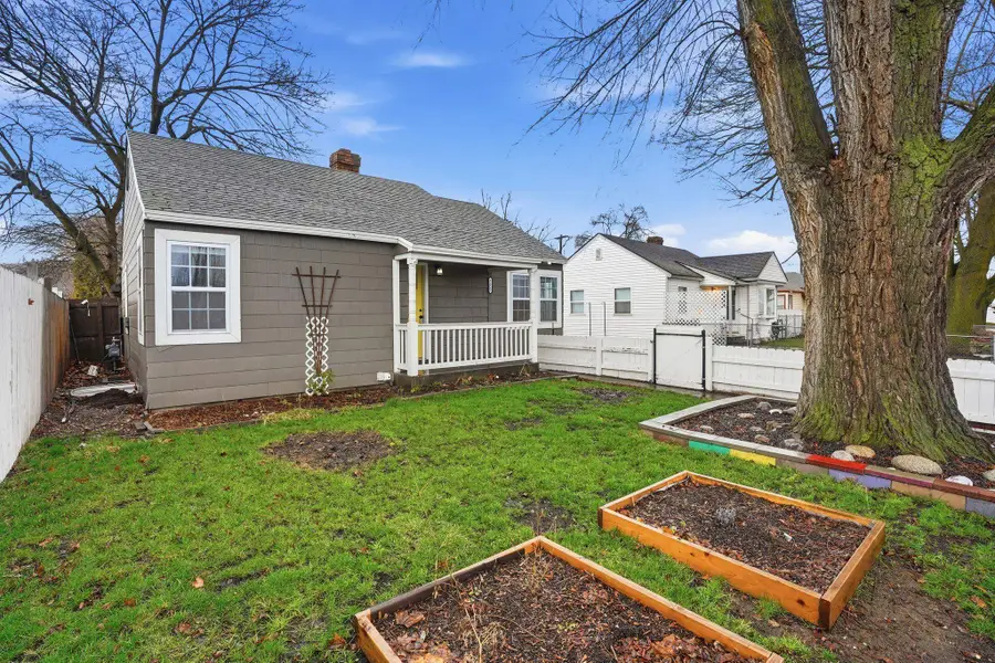 5623 E Parkwater Ave, Spokane, WA 99212 - #2