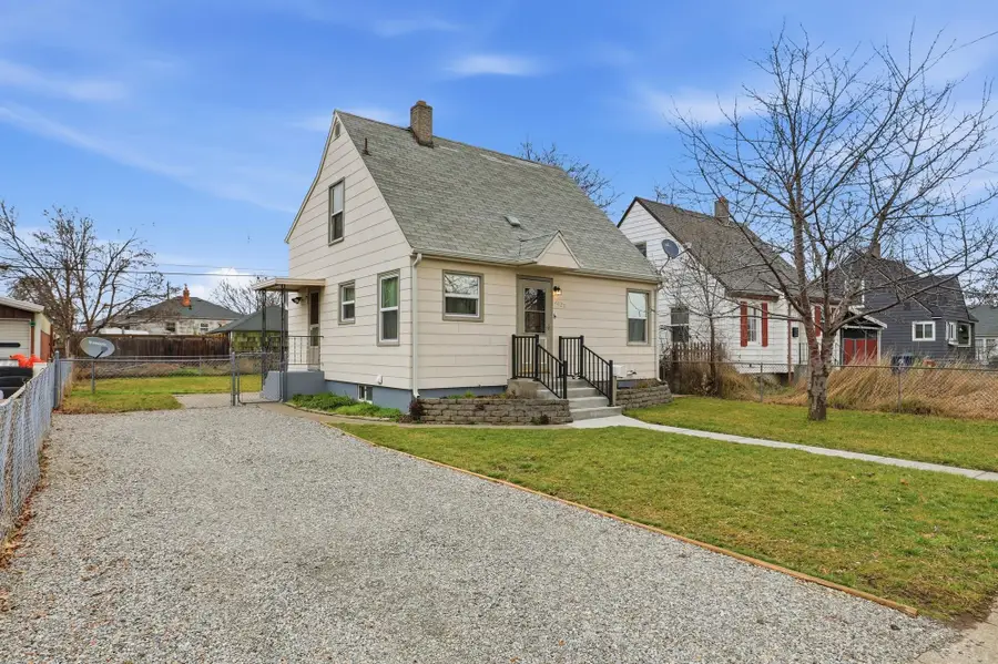 1627 E Lacrosse Ave, Spokane, WA 99207 - #2