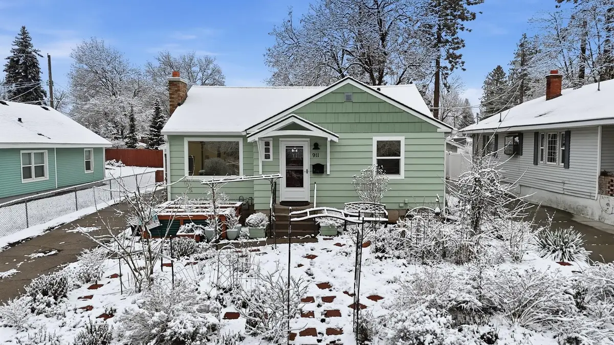 911 E 33rd Ave, Spokane, WA 99203 - #1