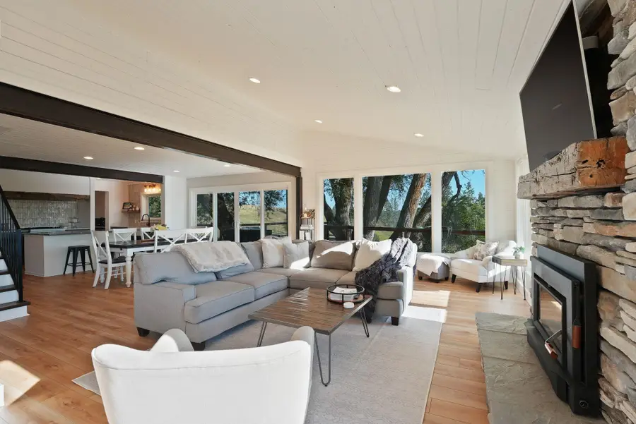 2206 E Pine Hill Ln, Spokane South, WA 99244 - #2