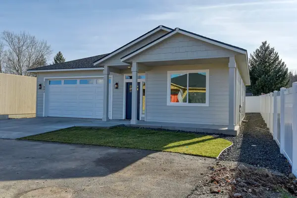 17803 E. E 3rd Ln, Spokane Valley, WA 99016