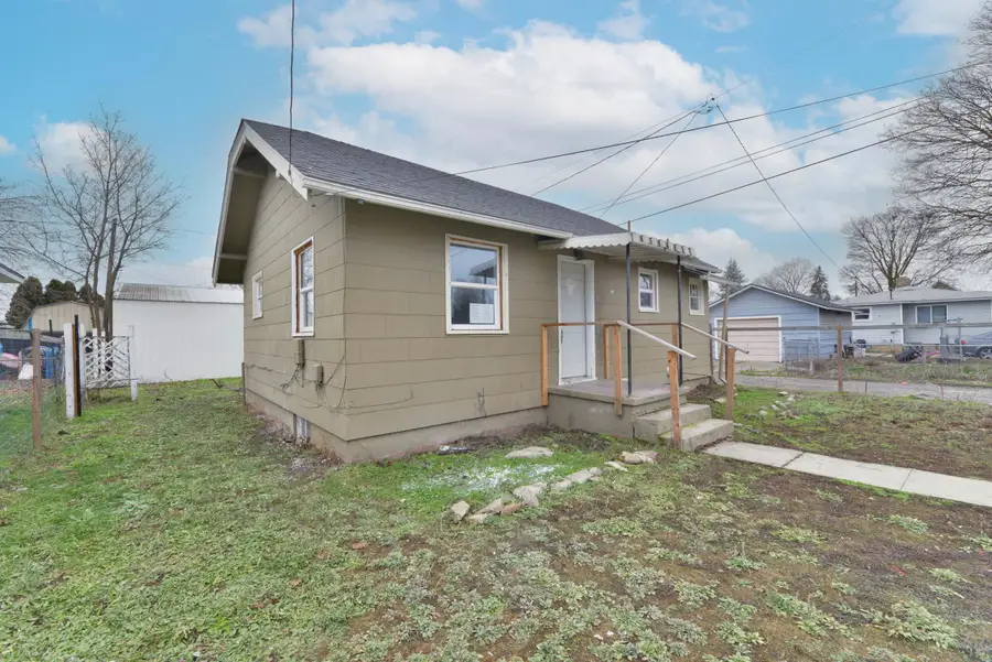 2018 E Wabash Ave, Spokane, WA 99207 - #2