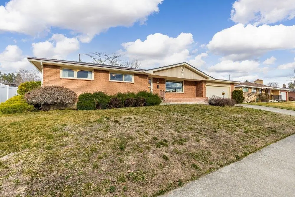 5914 N Fleming St, Spokane, WA 99205 - #1