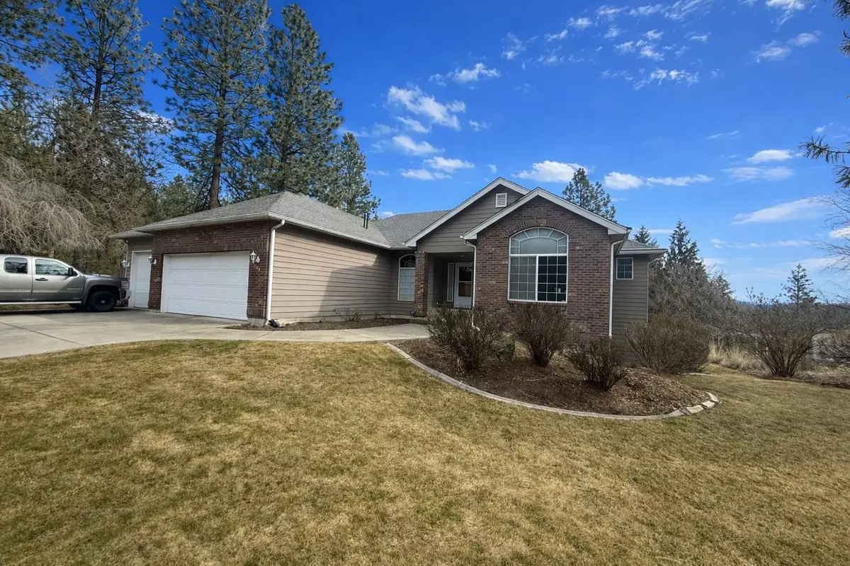 7010 N East Bluff Ct, Spokane, WA 99218 - #1
