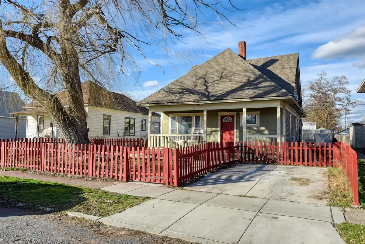 2715 E Diamond Ave, Spokane, WA 99217 - #1