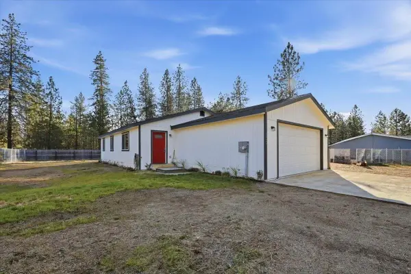 6429 Timber Dr, Nine Mile Falls, WA 99026